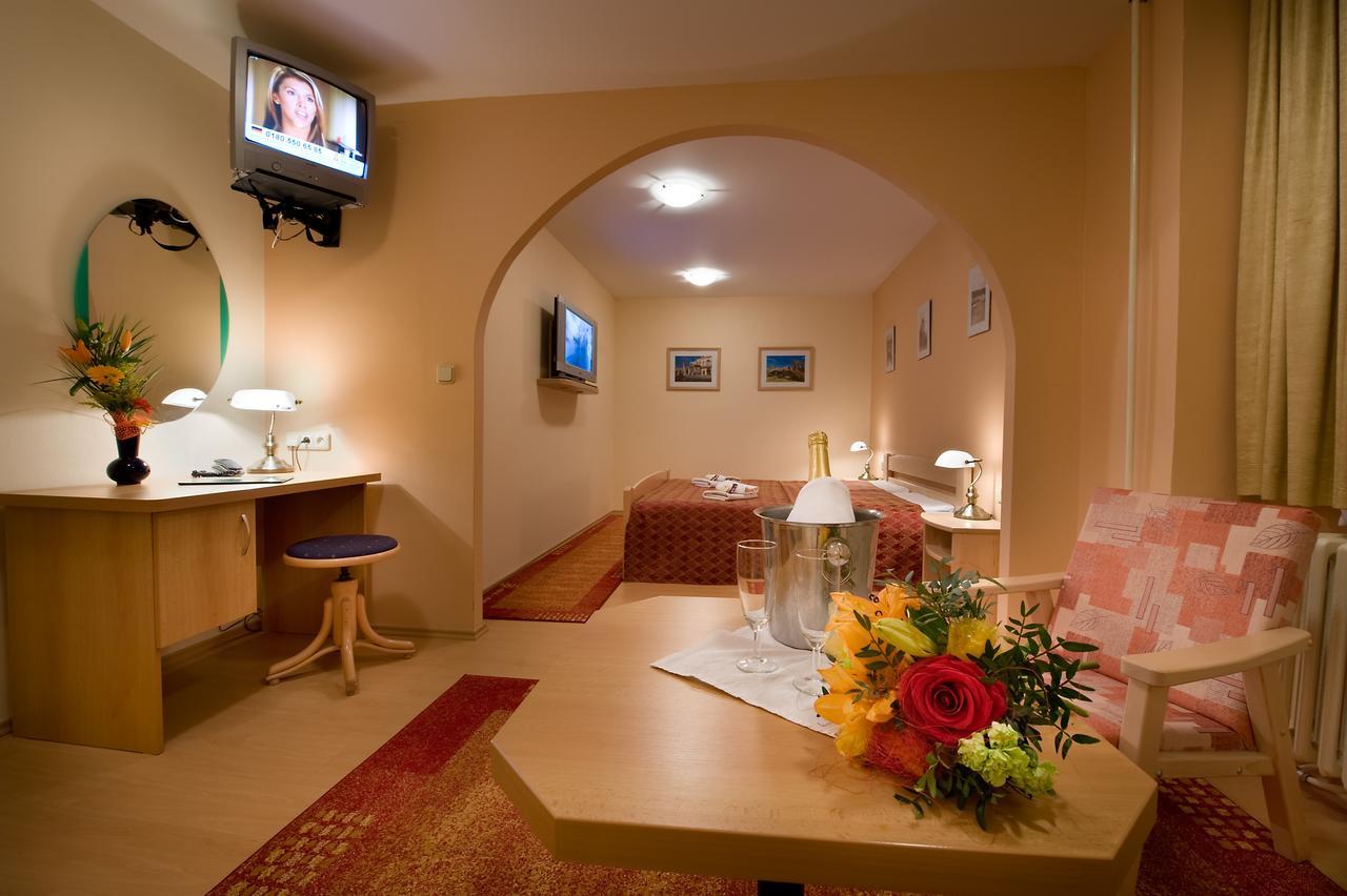 Grand Hotel Trebic Bilik gambar